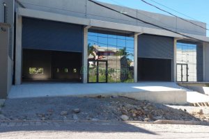 Pavilhão com 330m², no bairro Tijuca em Caxias do Sul para Alugar