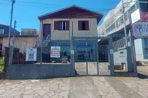 Casa com 172m², 1 vaga, no bairro Nossa Senhora de Fátima em Caxias do Sul para Comprar