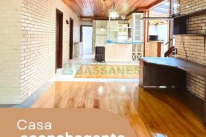 Casa com 215m², 3 dormitórios, 4 vagas, no bairro Santa Lúcia em Caxias do Sul para Comprar