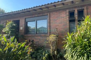 Casa com 193m², 3 dormitórios, 2 vagas, no bairro São Leopoldo em Caxias do Sul para Comprar