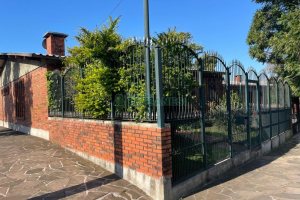 Casa com 193m², 3 dormitórios, 2 vagas, no bairro São Leopoldo em Caxias do Sul para Comprar