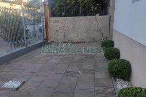 Casa com 190m², 3 dormitórios, 1 vaga, no bairro Santa Catarina em Caxias do Sul para Comprar