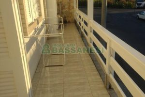 Casa com 190m², 3 dormitórios, 1 vaga, no bairro Santa Catarina em Caxias do Sul para Comprar