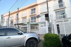 Sobrado com 75m², 2 dormitórios, 1 vaga, no bairro Nossa Senhora do Rosário em Caxias do Sul para Comprar