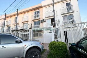 Sobrado com 75m², 2 dormitórios, 1 vaga, no bairro Nossa Senhora do Rosário em Caxias do Sul para Comprar