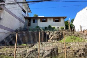 Casa com 91m², 3 dormitórios, 1 vaga, no bairro Planalto em Caxias do Sul para Comprar
