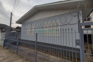 Casa com 88m², 3 dormitórios, 2 vagas, no bairro São José em Caxias do Sul para Comprar