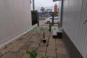 Casa com 88m², 3 dormitórios, 2 vagas, no bairro São José em Caxias do Sul para Comprar