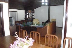 Casa com 230m², 4 dormitórios, 3 vagas, no bairro Bela Vista em Caxias do Sul para Alugar