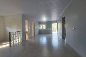 Casa com 80m², 2 dormitórios, 2 vagas, no bairro Galópolis em Caxias do Sul para Alugar