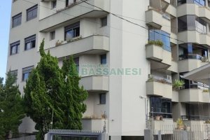 Apartamento com 81m², 2 dormitórios, 2 vagas, no bairro Panazzolo em Caxias do Sul para Comprar