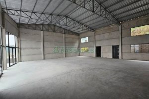 Pavilhão com 243m², no bairro Ana Rech em Caxias do Sul para Alugar