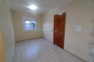 Apartamento com 33m², 1 dormitório, 1 vaga, no bairro São Victor COHAB em Caxias do Sul para Comprar