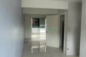 Sobrado com 92m², 2 dormitórios, 1 vaga, no bairro De Zorzi em Caxias do Sul para Comprar