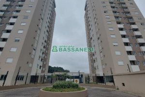 Apartamento com 58m², 2 dormitórios, 1 vaga, no bairro Panazzolo em Caxias do Sul para Alugar