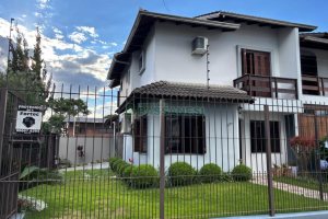Casa com 180m², 3 dormitórios, 3 vagas, no bairro Vila Verde em Caxias do Sul para Alugar