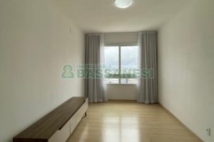 Apartamento com 45m², 1 dormitório, 1 vaga, no bairro Madureira em Caxias do Sul para Alugar