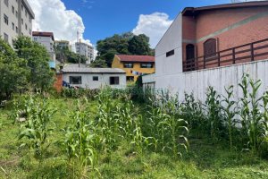 Terreno com 406m², no bairro Jardim Eldorado em Caxias do Sul para Comprar