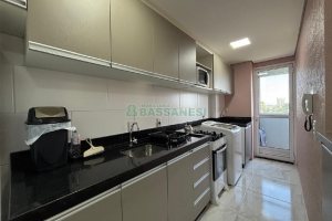 Apto Mobiliado com 50m², 2 dormitórios, 1 vaga, no bairro Jardelino Ramos em Caxias do Sul para Alugar