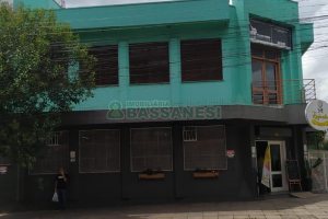 Predio com 300m², no bairro Centro em Caxias do Sul para Comprar