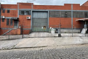 Pavilhão com 582m², no bairro Fatima em Caxias do Sul para Alugar