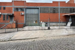 Pavilhão com 582m², no bairro Fatima em Caxias do Sul para Alugar