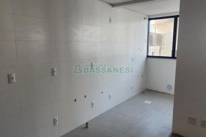 Kitinete com 40m², 1 dormitório, no bairro São Pelegrino em Caxias do Sul para Comprar