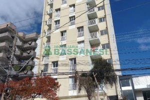 Apto Mobiliado com 45m², 1 dormitório, 1 vaga, no bairro Lourdes em Caxias do Sul para Alugar