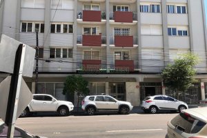 Apartamento com 170m², 3 dormitórios, 2 vagas, no bairro Centro em Caxias do Sul para Comprar