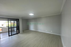 Apartamento com 183m², 3 dormitórios, 2 vagas, no bairro Madureira em Caxias do Sul para Comprar