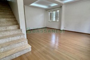 Sobrado com 127m², 3 dormitórios, 1 vaga, no bairro Santa Catarina em Caxias do Sul para Comprar