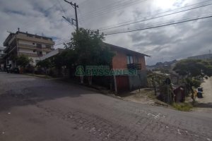 Casa com 224m², 3 dormitórios, 1 vaga, no bairro Cristo Redentor em Caxias do Sul para Comprar