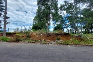 Terreno com 921m², no bairro Pioneiro em Caxias do Sul para Comprar