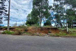 Terreno com 921m², no bairro Pioneiro em Caxias do Sul para Comprar