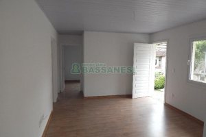 Casa com 100m², 2 dormitórios, no bairro Galópolis em Caxias do Sul para Alugar