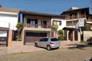 Casa com 314m², 3 dormitórios, 2 vagas, no bairro São Virgílio em Caxias do Sul para Comprar