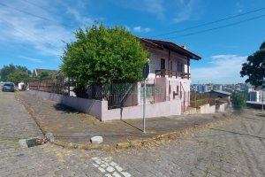 Casa com 300m², 4 dormitórios, 3 vagas, no bairro Universitário em Caxias do Sul para Alugar