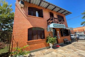 Casa com 192m², 4 dormitórios, 4 vagas, no bairro São José em Caxias do Sul para Comprar