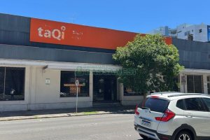 Loja com 3670m², no bairro Centro em Caxias do Sul para Alugar