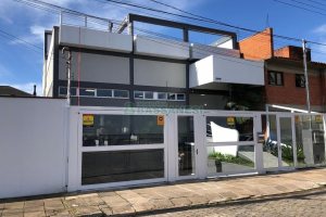 Casa com 598m², 5 dormitórios, 4 vagas, no bairro Cinqüentenário em Caxias do Sul para Comprar