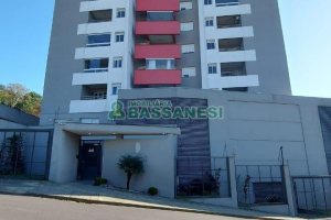 Apto Mobiliado com 70m², 2 dormitórios, 2 vagas, no bairro Lourdes em Caxias do Sul para Alugar