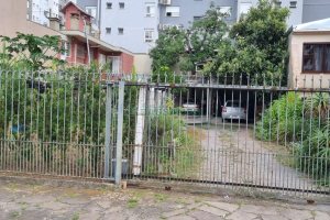 Casa com 104m², 3 dormitórios, 2 vagas, no bairro Panazzolo em Caxias do Sul para Comprar