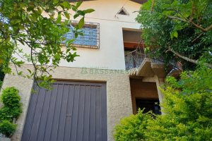 Casa com 195m², 3 dormitórios, 2 vagas, no bairro Galópolis em Caxias do Sul para Alugar