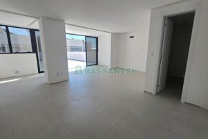 Kitinete com 106m², 1 dormitório, no bairro São Pelegrino em Caxias do Sul para Comprar