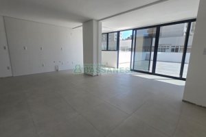 Kitinete com 106m², 1 dormitório, no bairro São Pelegrino em Caxias do Sul para Comprar