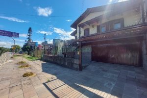 Casa Comercial com 280m², 3 dormitórios, 2 vagas, no bairro Cinqüentenário em Caxias do Sul para Alugar