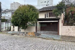 Casa com 150m², 3 dormitórios, 1 vaga, no bairro Desvio Rizzo em Caxias do Sul para Alugar