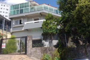 Casa com 148m², 3 dormitórios, 2 vagas, no bairro Santa Corona em Caxias do Sul para Comprar
