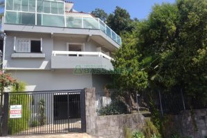 Casa com 148m², 3 dormitórios, 2 vagas, no bairro Santa Corona em Caxias do Sul para Comprar