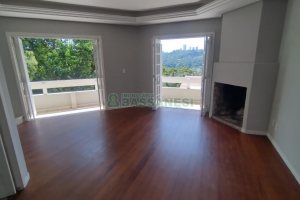 Casa com 148m², 3 dormitórios, 2 vagas, no bairro Santa Corona em Caxias do Sul para Comprar
